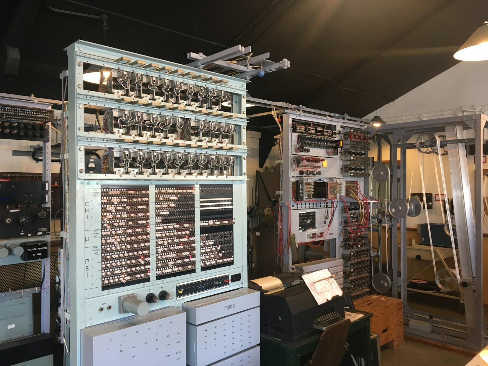 The Weird World of Quantum Computers Explained Simply