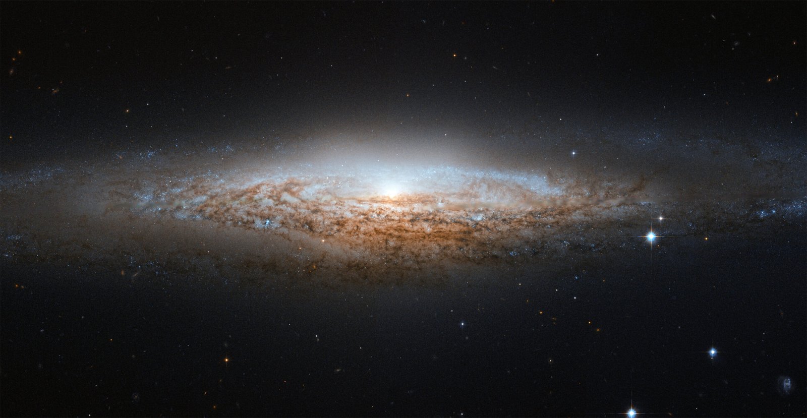 Where They Live: Host Galaxies and Cosmic Weather (image credits: wikimedia)