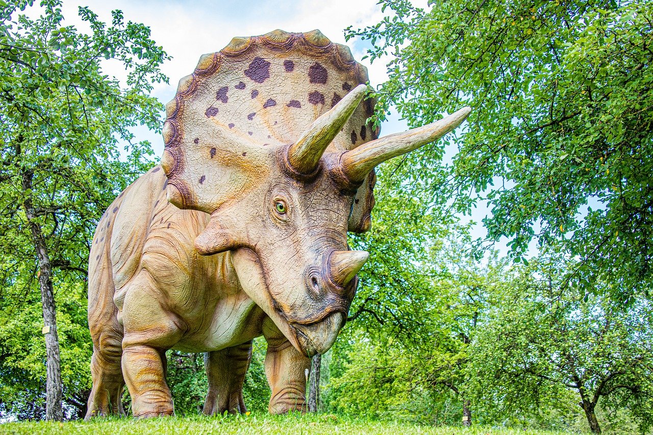 Lokiceratops: The Horned Giant with Mythical Proportions (image credits: pixabay)
