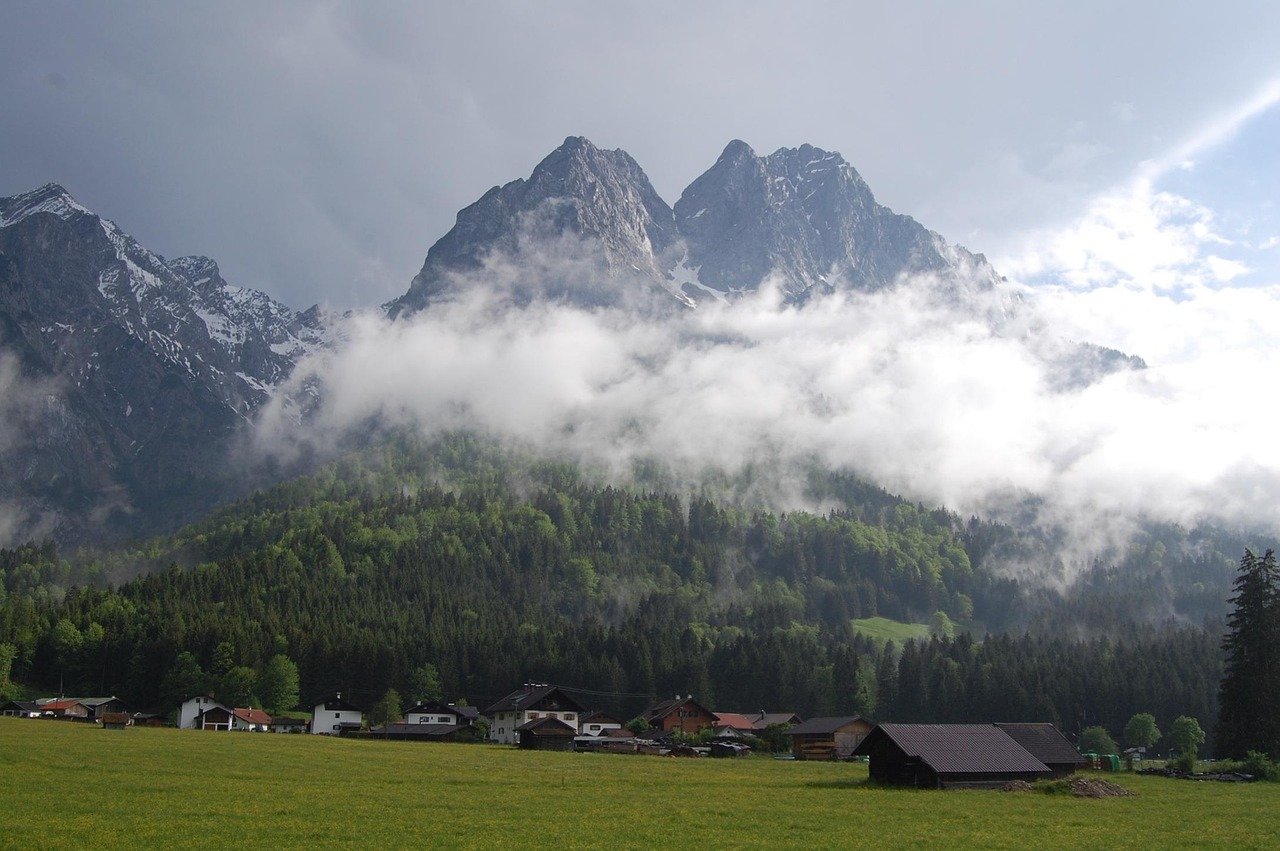 Europe's Alpine Thunderstorm Hotspot Emerges (image credits: pixabay)