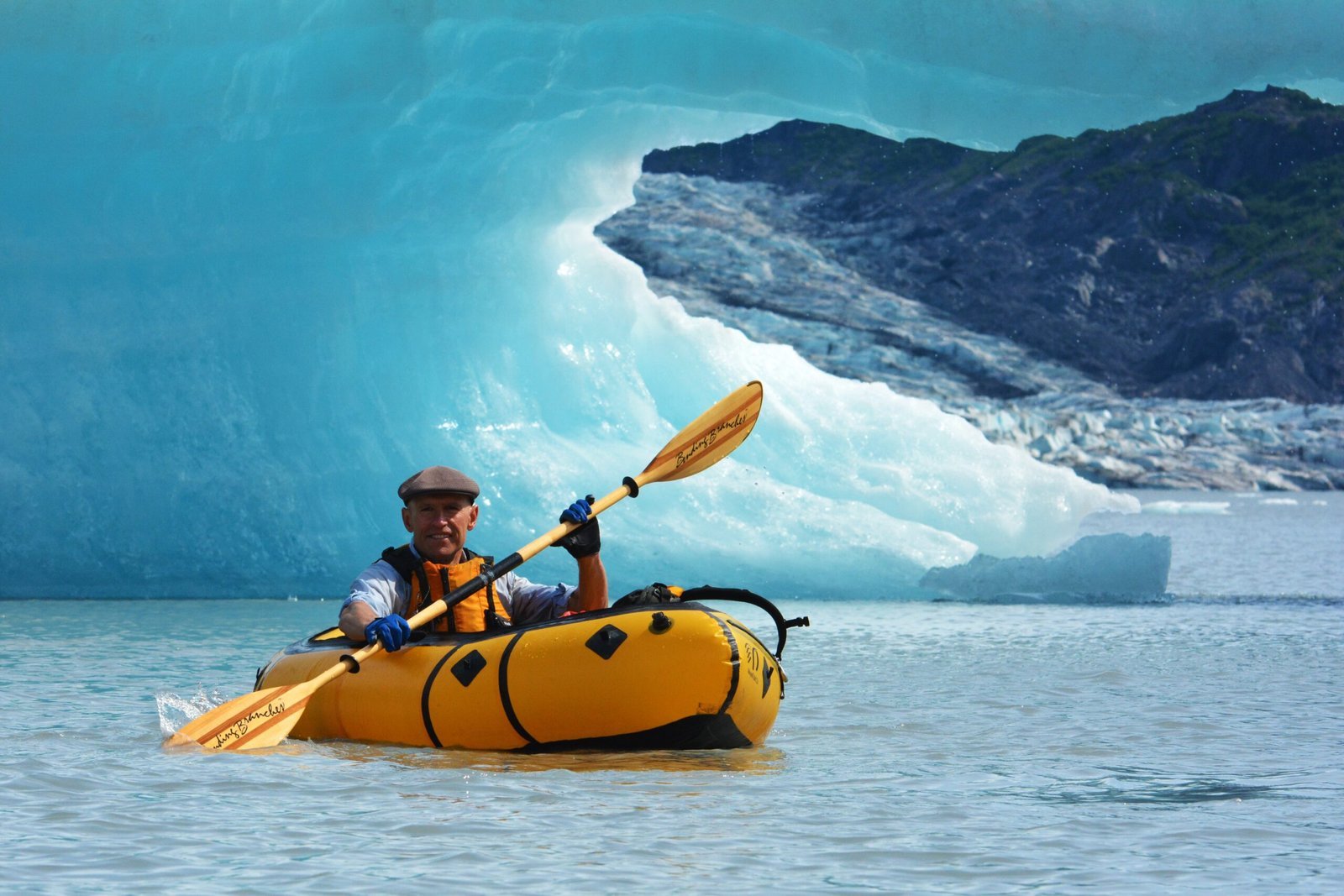 Spencer Glacier's Accessible Blue Wonders (image credits: wikimedia)