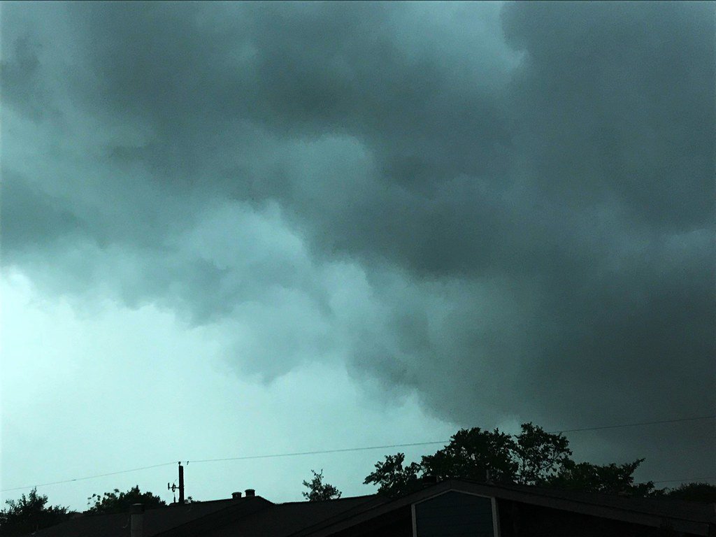 When the Sky Turns Green: The Science Behind Tornado Warnings