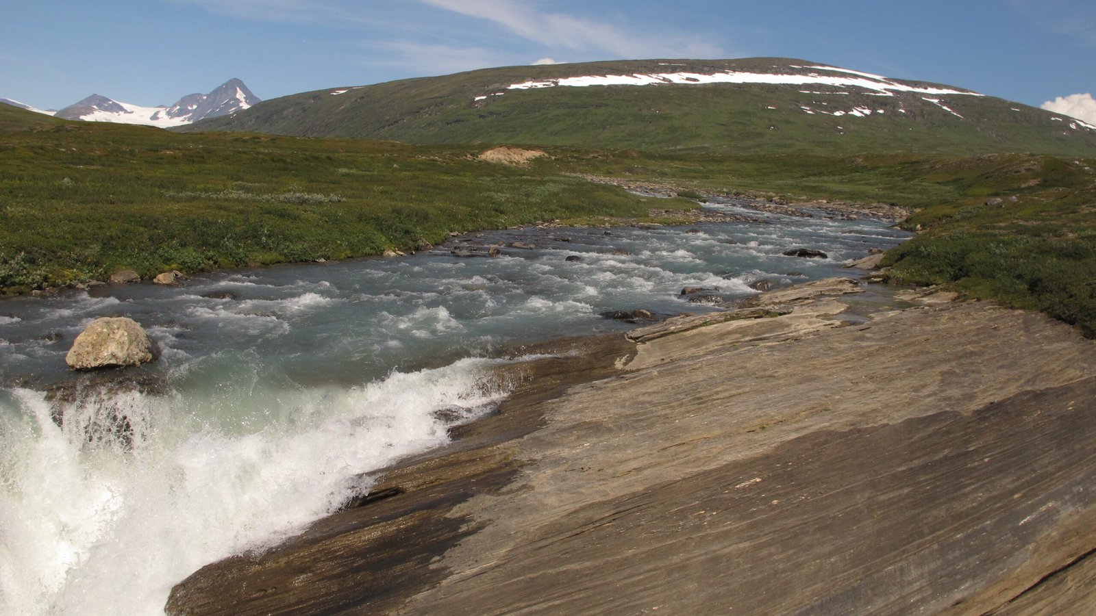 9 American Rivers That Turned Turquoise – The Science Behind the Color Shift