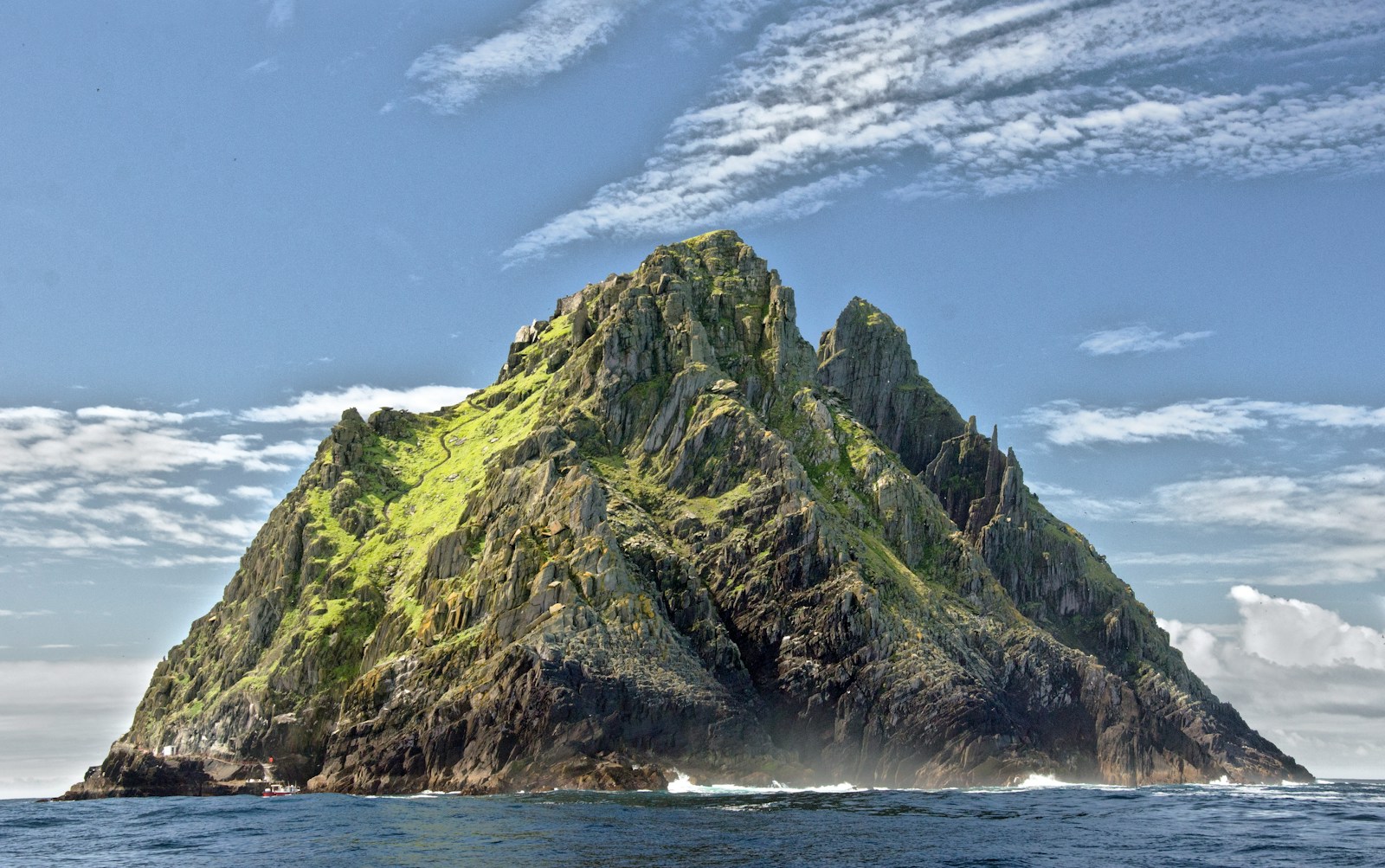 Mountains That Hum: Geologic Vibrations Detected