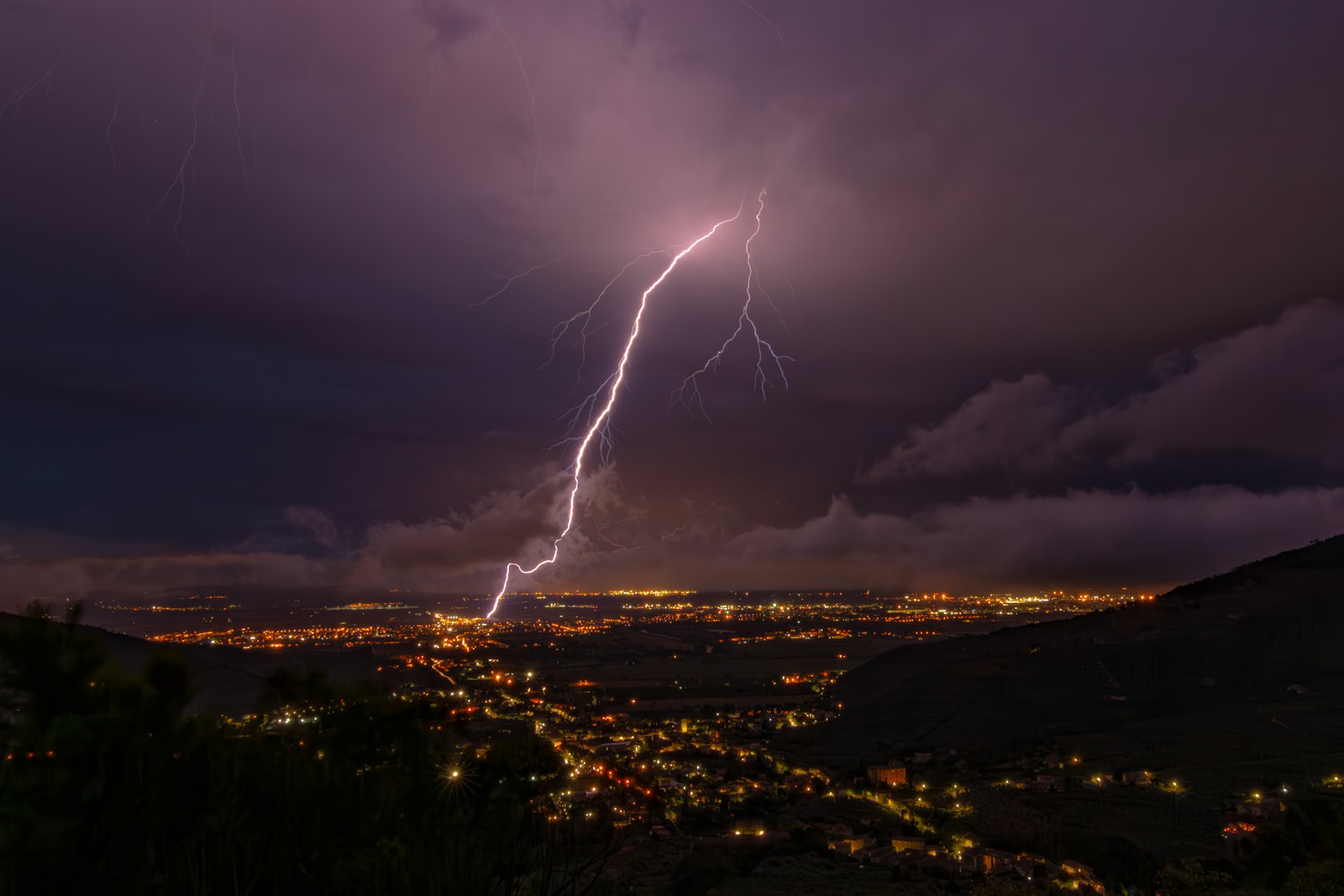10 Fascinating Weather Phenomena Explained