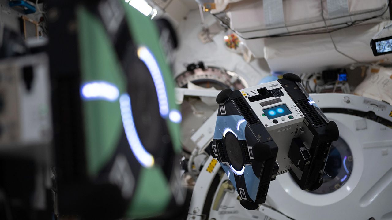 AI’s Bold Leap: Guiding a Robot Through the ISS Without Human Hands