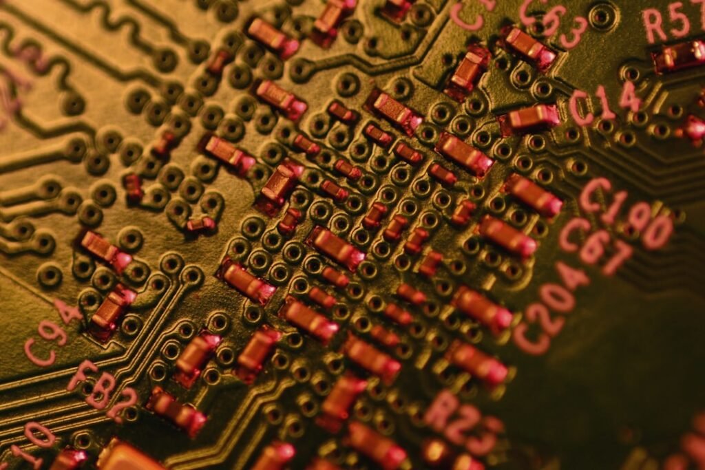 Quantum Computing Enables Cyber Threat Detection with Enhanced 4-Qubit Performance