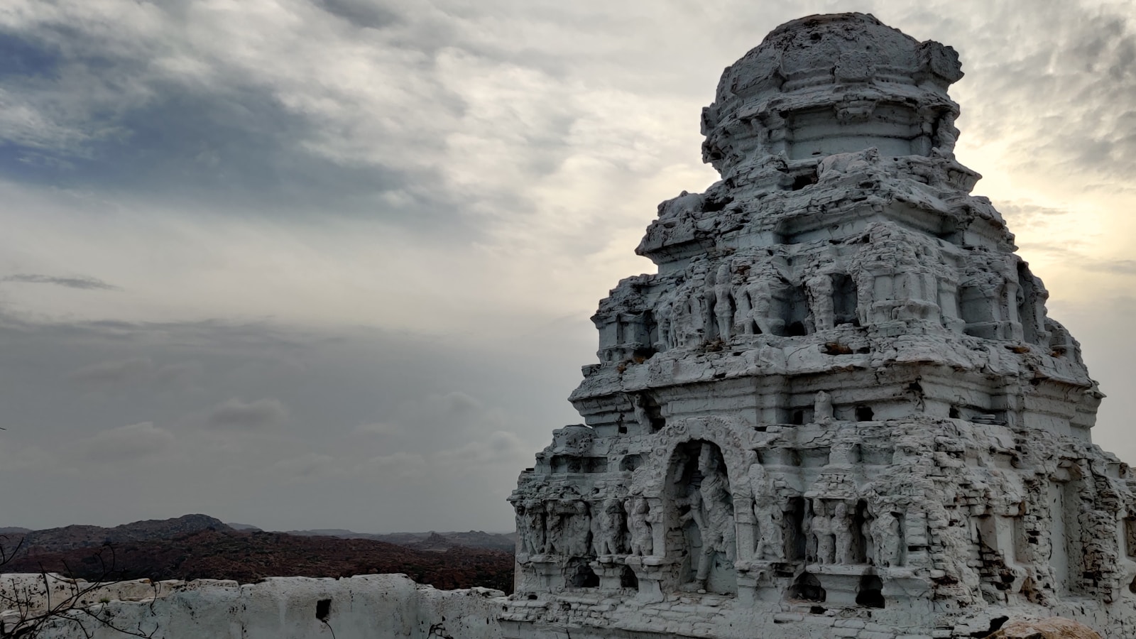 7 Ancient Engineering Marvels That Still Amaze Modern Builders Today
