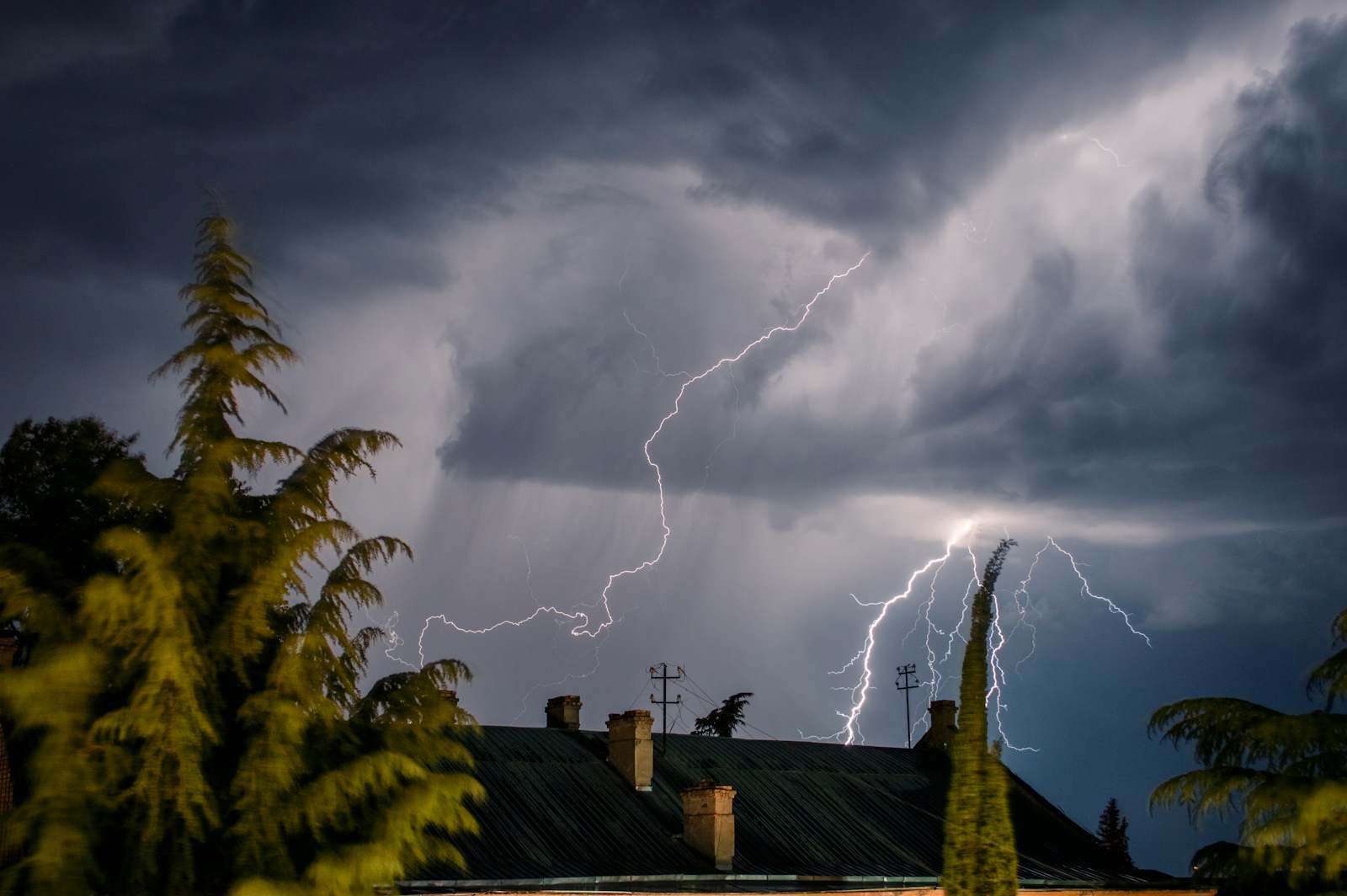 10 Weather Events So Rare You’d Think They’re Science Fiction