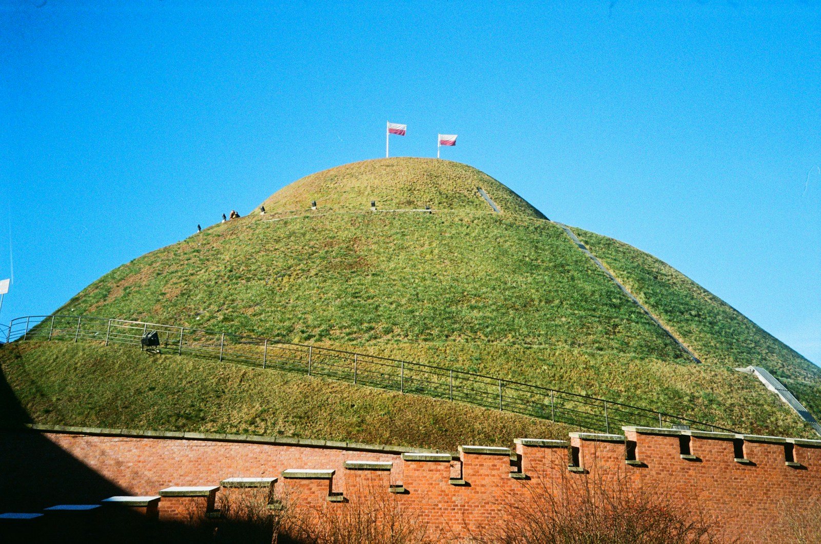 10 Ancient Native American Structures More Mysterious Than Stonehenge