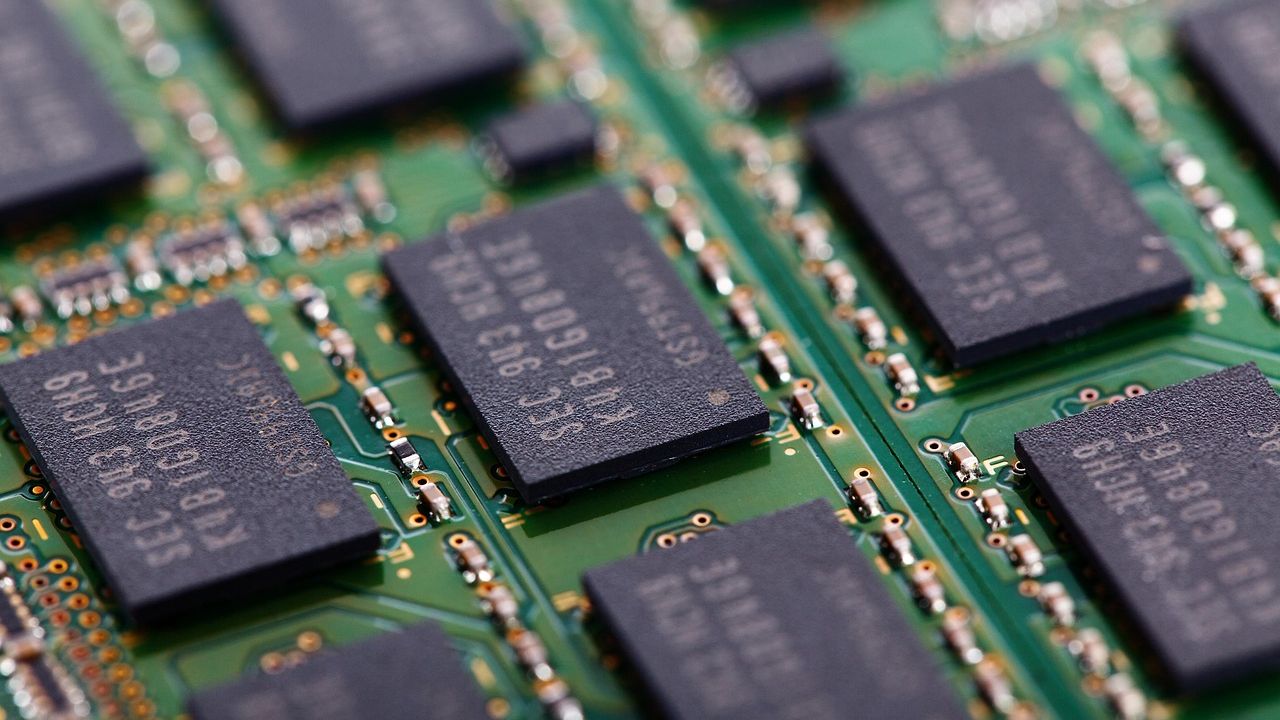 5 Scientific Discoveries That Revolutionized Everyday Life Unexpectedly