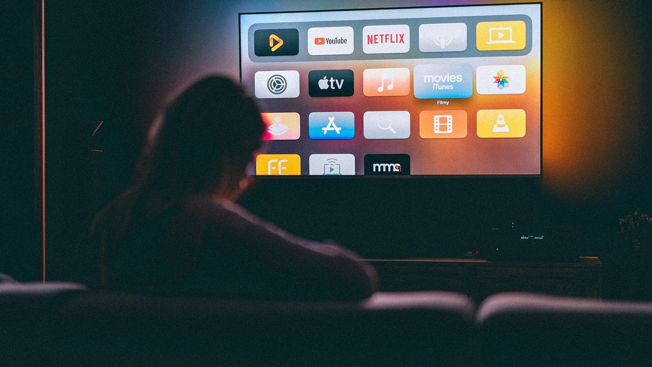 A little TV After A Long Day is Good for Your Brain