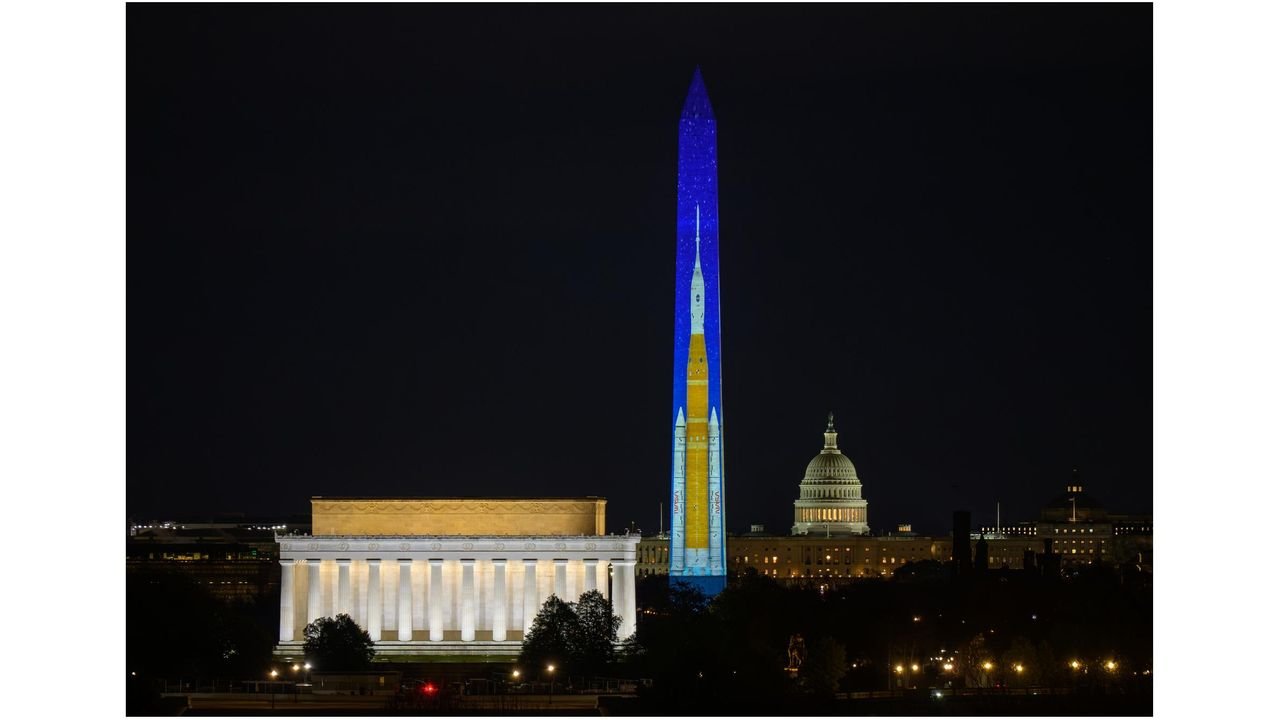 Washington Monument Becomes Fiery Symbol of Lunar Ambition in Artemis 2 Prelude
