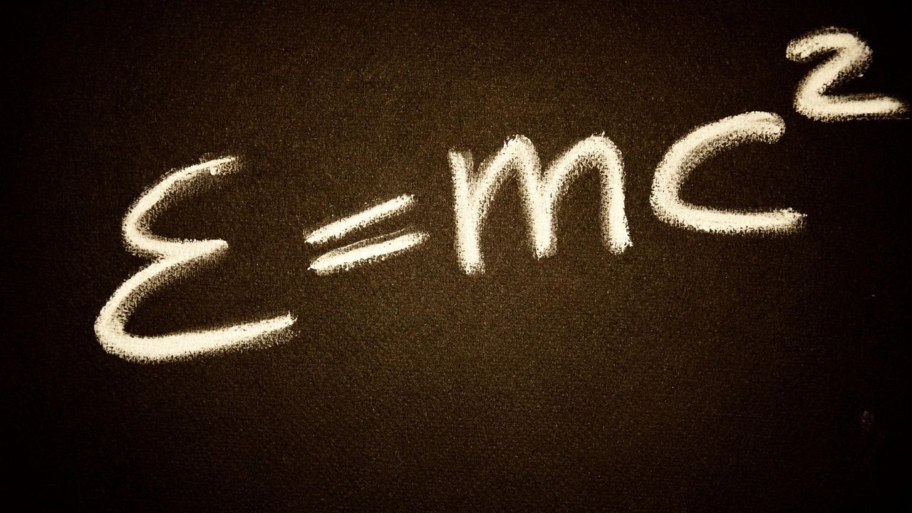 10 Mind-Bending Discoveries That Changed Our Understanding of Physics