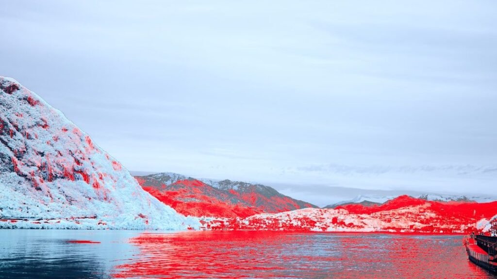 8 Incredible Natural Phenomena You Won't Believe Are Real