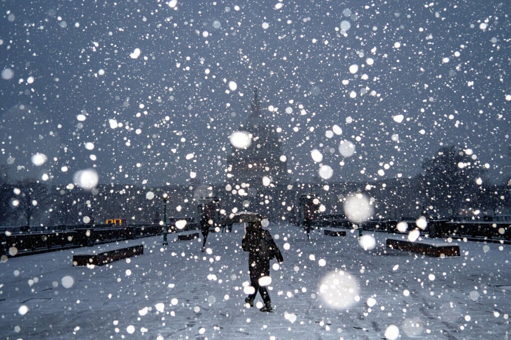 ‘Major’ weekend snow forecast for DC area, with more than 8 inches likely in places