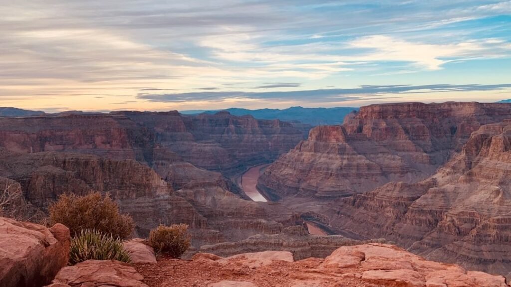 The Grand Canyon Reveals Earth's Past: A Mile-Deep History Book of Geology