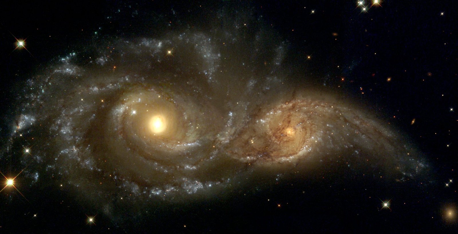 1.1 million mph cosmic winds race through 'magnetic superhighway' in colliding galaxies