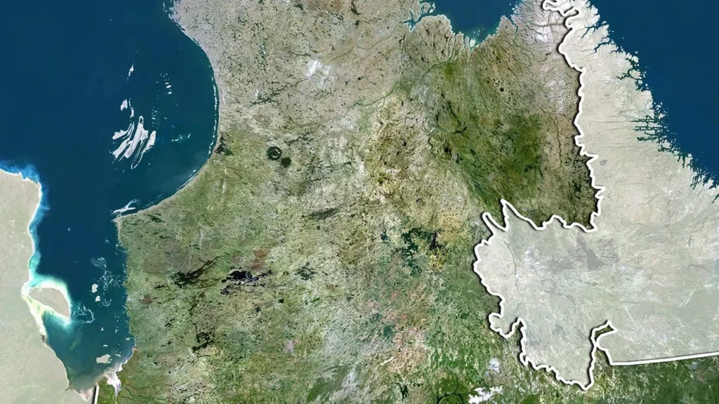 The Nastapoka Arc: Hudson Bay's Perfect Curve 