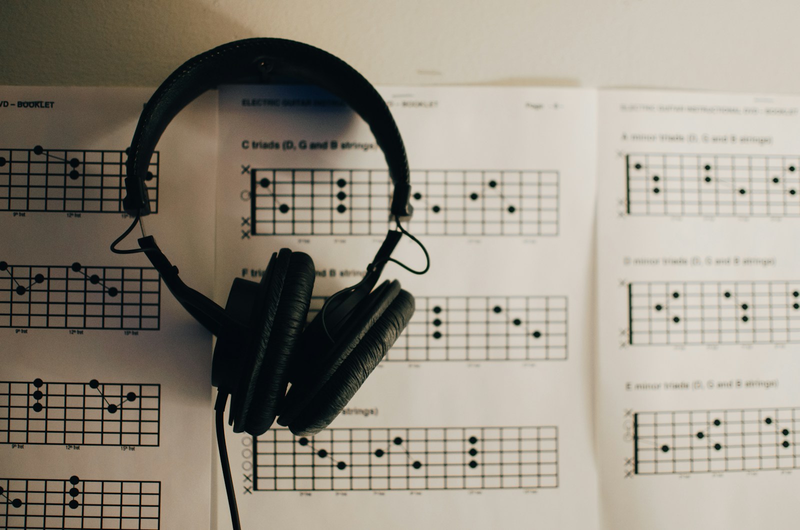 Why Music Gives You Goosebumps: The Brain Waves Behind Musical Bliss