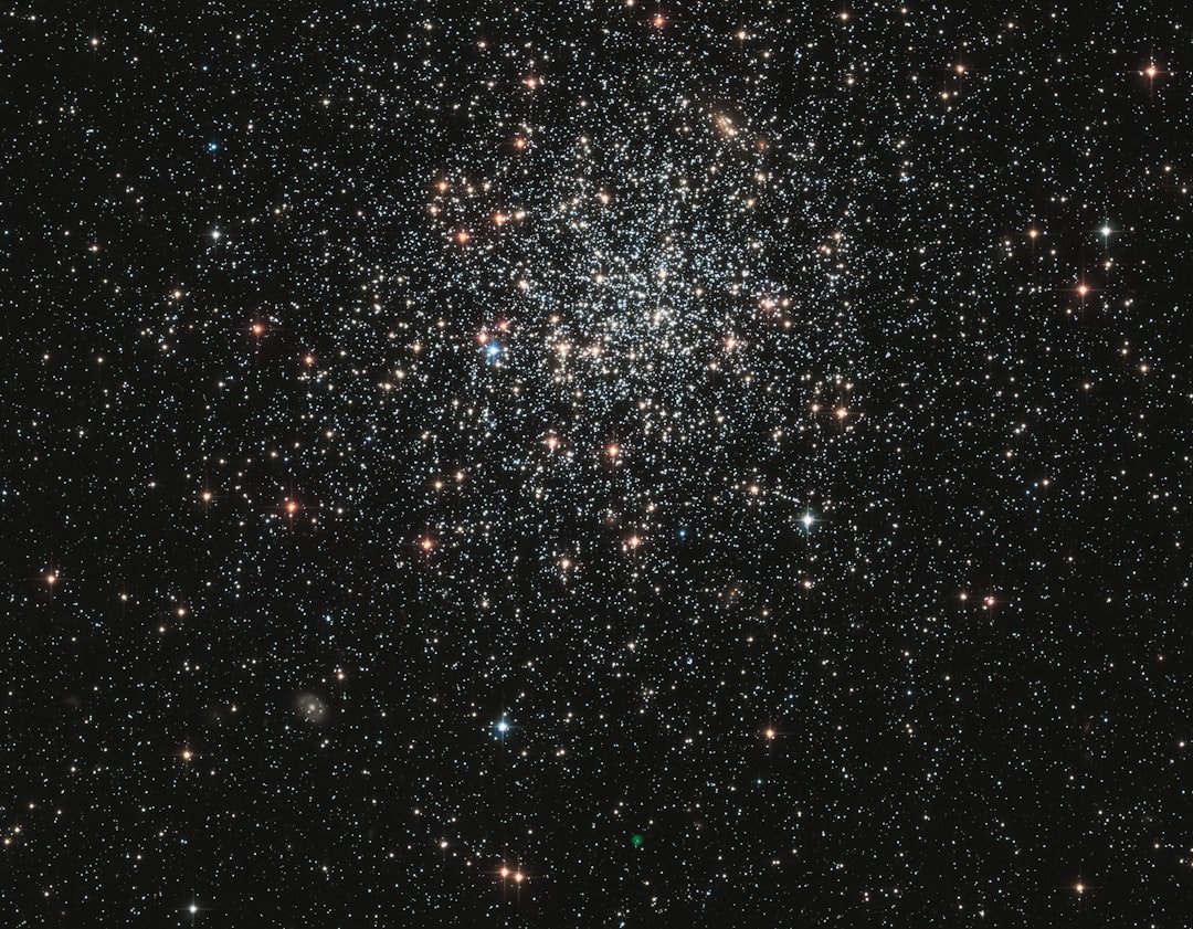 Hubble images globular cluster M72