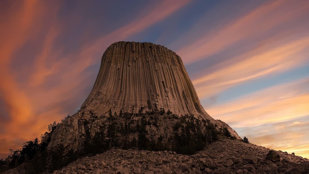 8 Strange Geological Formations on Earth That Defy Explanation