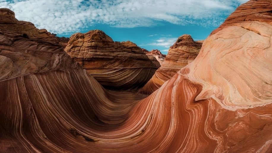10 Amazing Natural Formations That Defy Explanation (Almost!)
