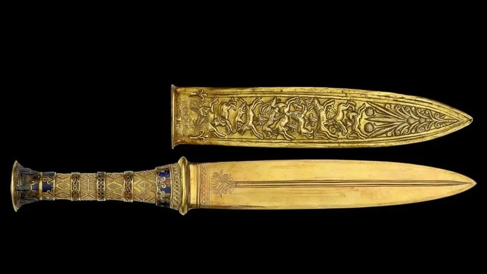 Was the Knife of Tutankhamun’s Made From Alien Material?