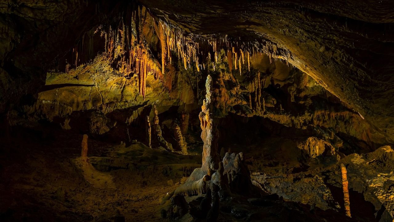 Our Planet’s Deepest Caves Hold Evidence of Life Unlike Anything on the Surface