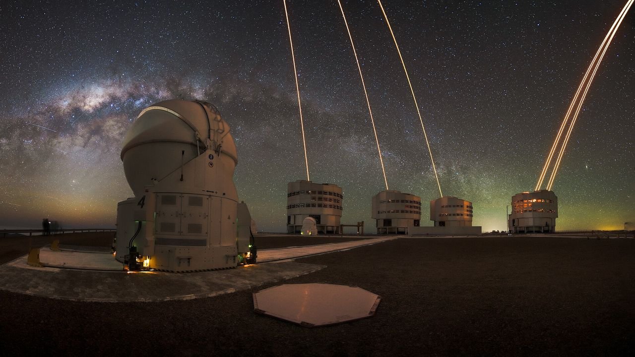 Lasers beam 'artificial stars' above Chile | Space photo of the day for Feb. 17, 2026