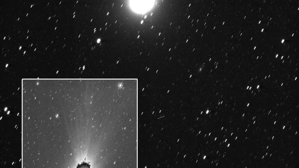 A Cosmic Surprise: How a Space Probe Accidentally Captured a Rare Comet on Camera