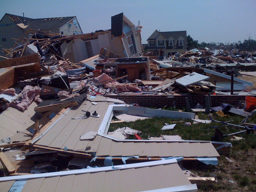 After Deadly Tornado Outbreak in Michigan and Oklahoma, Authorities Search Debris for Survivors