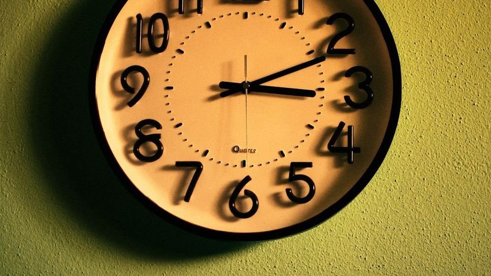 The Enigma of Time: Why Our Perception Might Be a Quantum Trick