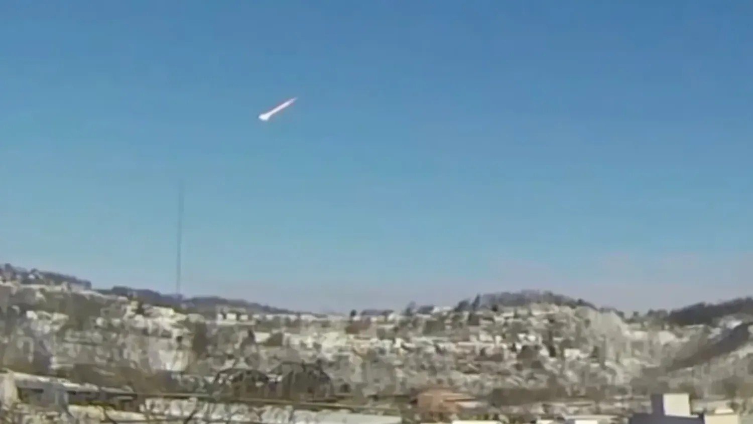 Suspected Meteor Blazes Across Cleveland Sky in Rare Daylight Sighting