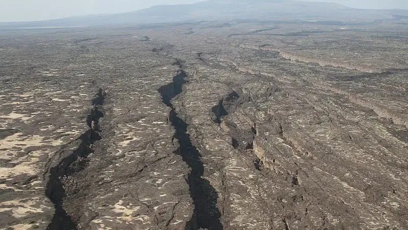 Africa Is Literally Tearing Itself Apart - And a Brand New Ocean Is Being Born