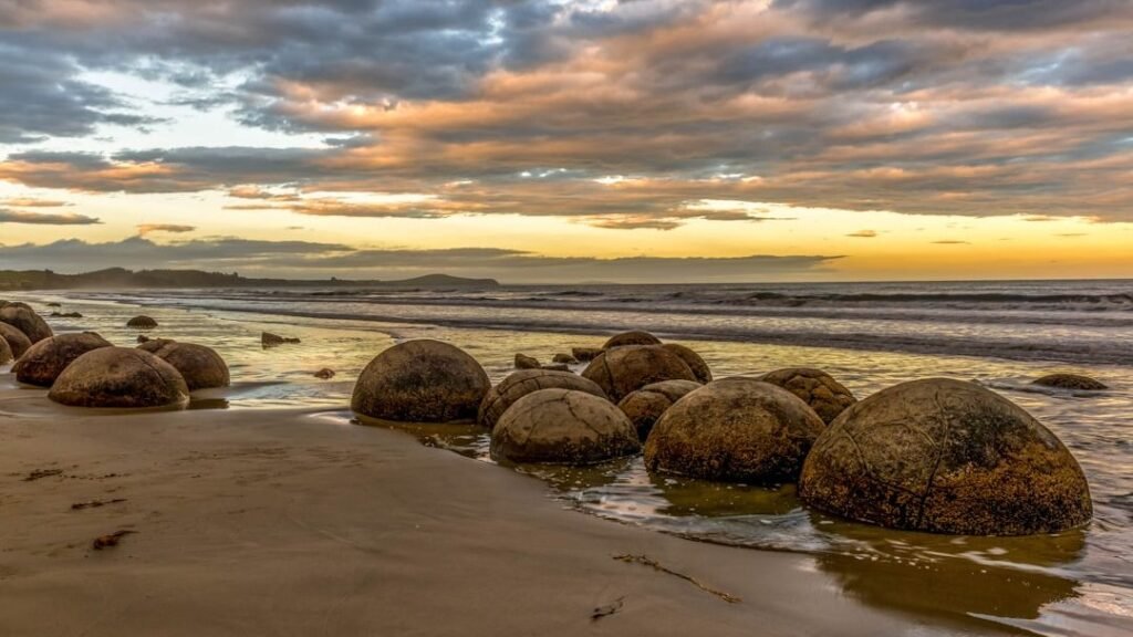 7 Incredible Geological Formations Around the World That Mystify Experts