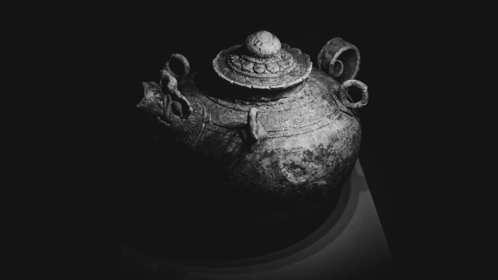 10 Enigmatic Ancient Artifacts That Change History Books