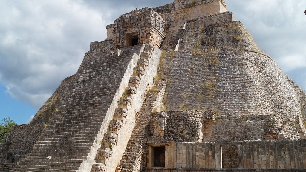 Did Early Humans Have Advanced Knowledge We've Lost?