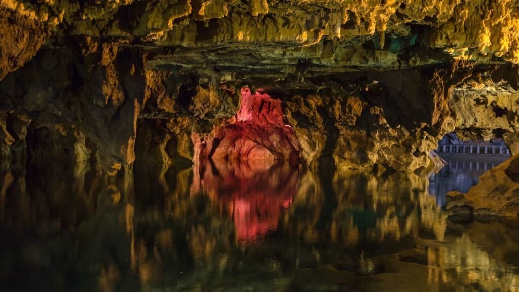 The Hidden Worlds Beneath Our Feet: Earth's Most Mysterious Underground Discoveries