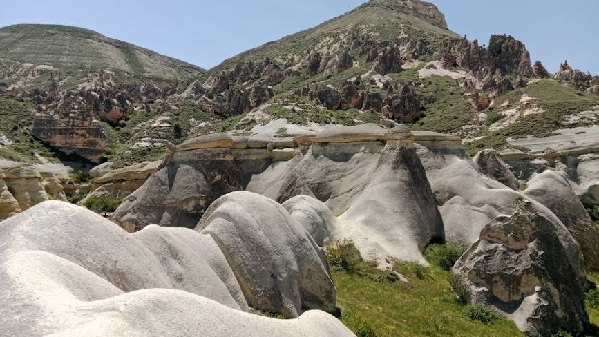 9 Bizarre Geological Formations on Earth That Defy Explanation