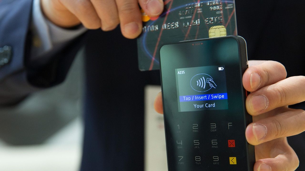 10 Everyday Objects That Use Quantum Physics Without You Knowing