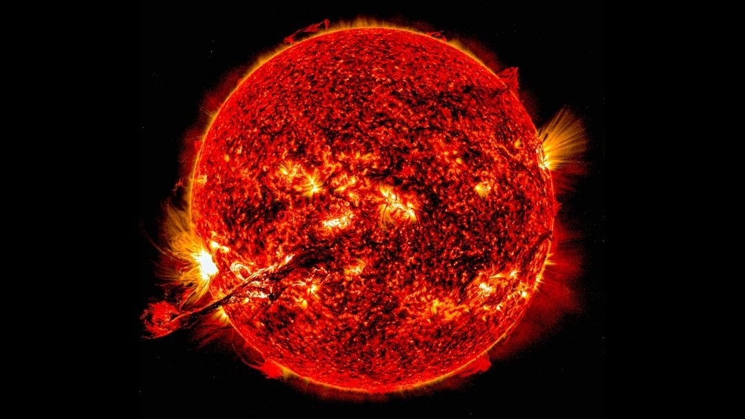 Sun unleashes 2 colossal X-flares within 7 hours of each other, knocking out radio signals on Earth