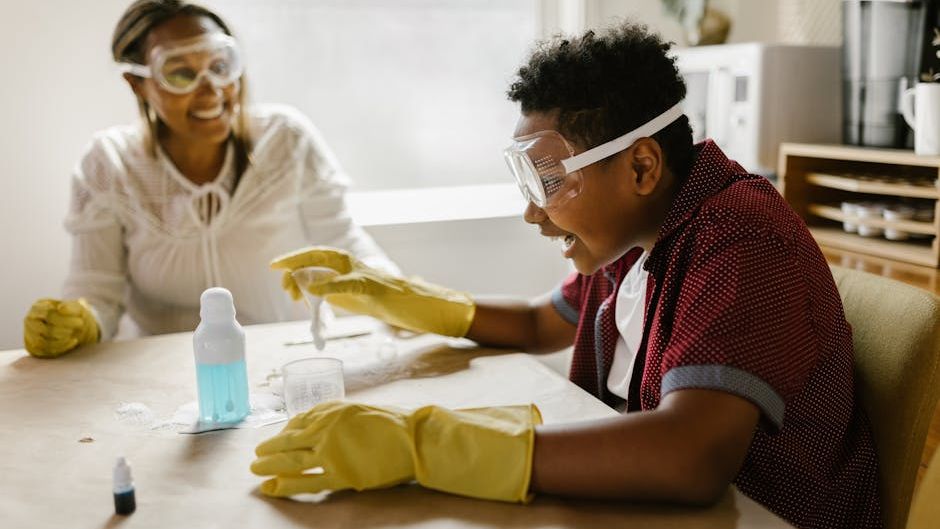 10 Incredible Discoveries Made by Amateur Scientists in Their Own Homes