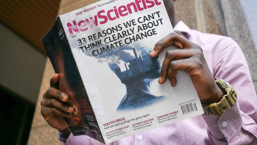 Who reports wildlife the most? 300,000 citizen science records uncover participation bias