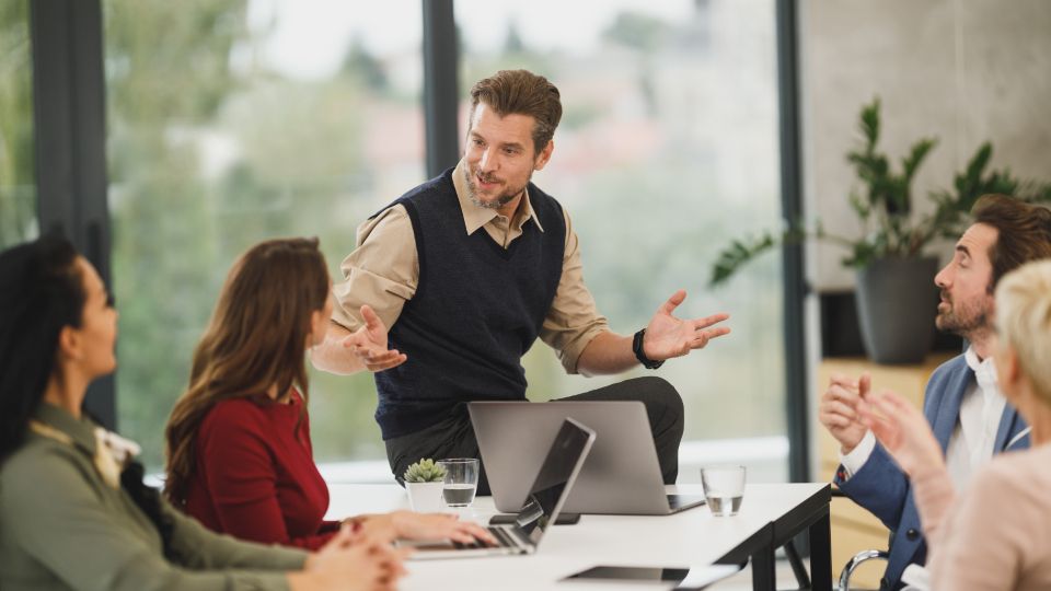 10 Things People Repeatedly Do At Work That Are Signs of High Intelligence