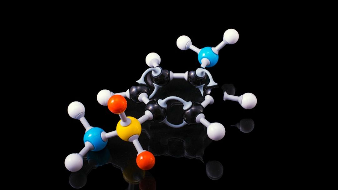 Scientists discover a strange hidden state in “sandwich” molecules