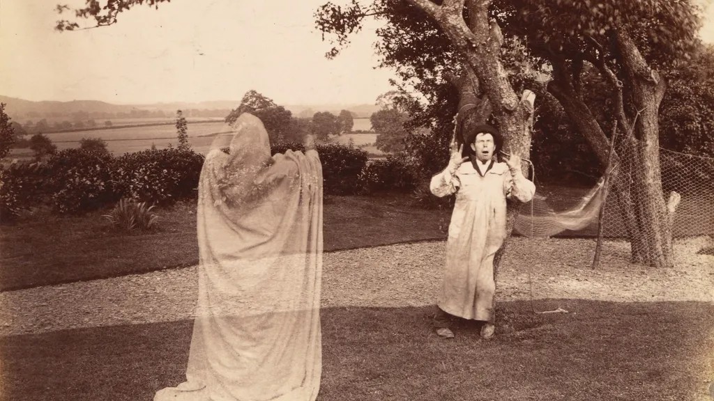 What Happens Inside Your Brain When You See a Ghost – According to Neuroscience