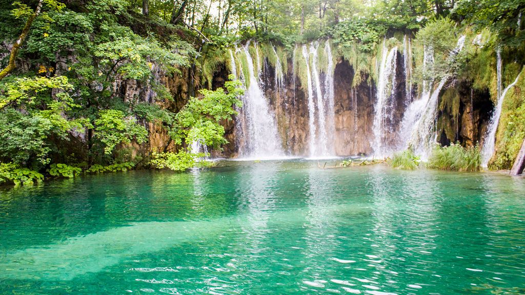 15 Lesser-Known Natural Wonders That Will Take Your Breath Away