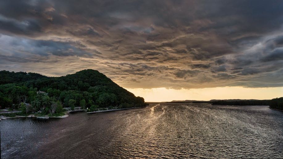 When The Mississippi Flowed Backwards– And USGS Says It's Happening Again
