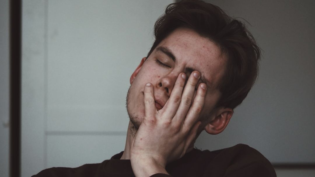 If You’ve Ever Felt Sudden Dread Before Something Bad Happens, Biology Says You’re Detecting Chemical Changes Other People Can’t Smell